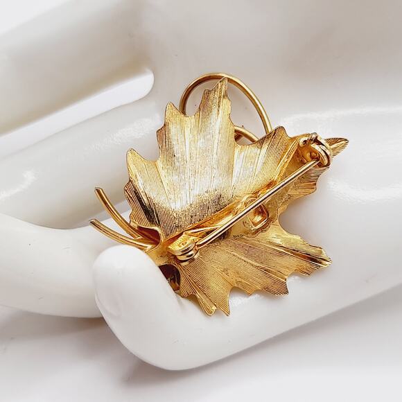 Vintage Gold Tone Maple Leaf Brooch with Red Rhinestones – 1.5 Inches - Picture 4 of 8